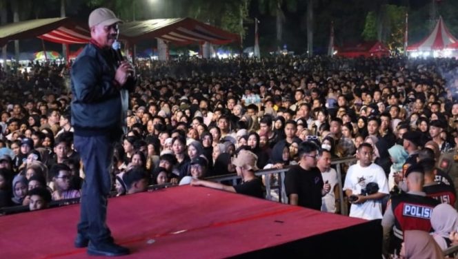 
Teks foto : Edi Damansyah 