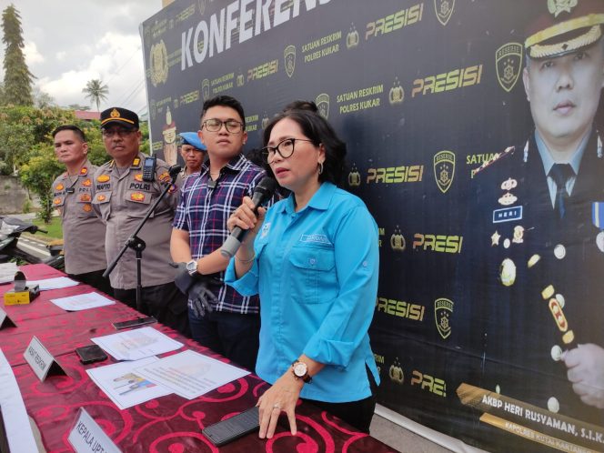 
Teks foto : Kepala UPTD P2TP2A Kukar, Farida 