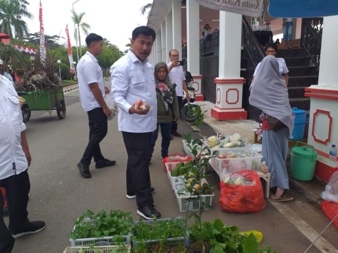 
Antisipasi Inflasi Terus Meninggi, Pemkab Kukar Gelar Pasar Murah