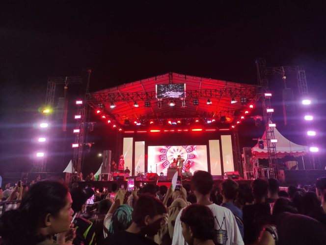 
Ribuan Warga Tenggarong Hadiri Puncak Event “Gelar Dagang UMKM” di Pujasera Menara Tuah Himba