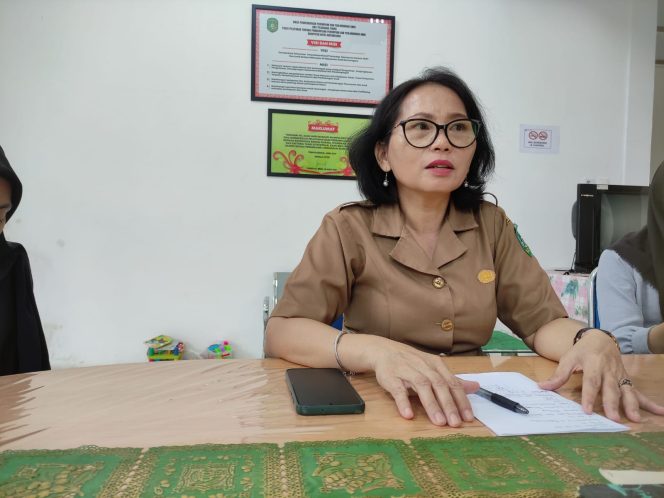 
Teks foto : Kepala UPTD P2TP2A Kukar, Farida, (angga/okeborneo.com) 