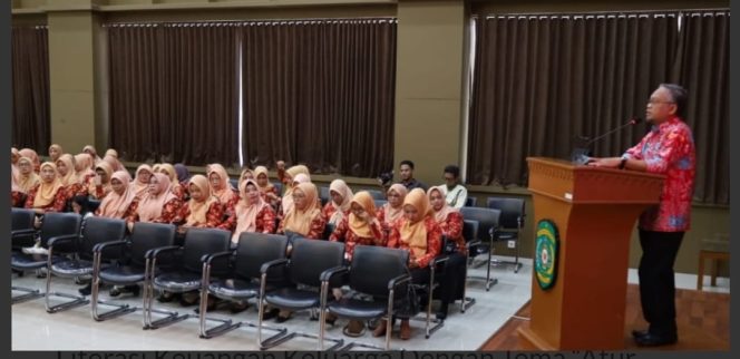 
Teks foto : Plt kepala DP3A Kukar, Hero Suprayitno 