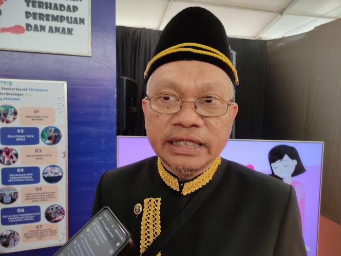 
Teks foto : Plt Kepala DP3A Kukar, Hero Suprayitno 