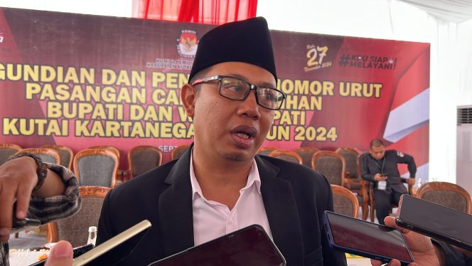 
Teks Foto : Ketua KPU Kukar, Rudi Gunawan (Rizka/okeborneo)