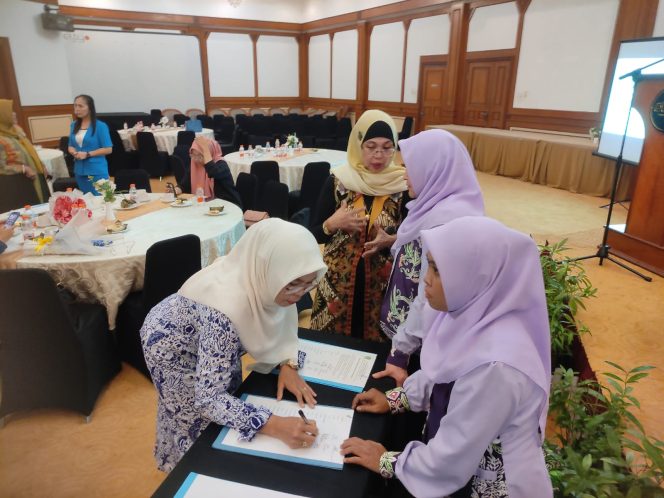 
IWAPI Kukar Bersama Partai Politik dan Lembaga Keperempuanan Sepakati Penguatan Peran Perempuan di Berbagai Bidang