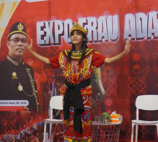 
Forum Anak DP3A Kukar Tampil Memukau di Festival Erau Pelas Benua