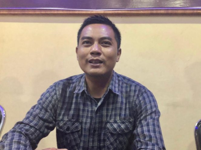 
Teks Foto : Komisioner KPU Kukar Divisi Sosialisasi, Sumber Daya Manusia dan Partisipasi Masyarakat Muchammad Amin. (Istimewa)