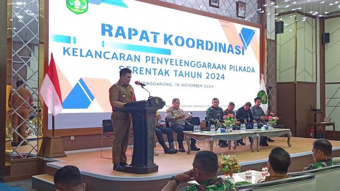 
Suasana Rakor Dukungan Kelancaran Dalam Rangka Mensukseskan Penyelenggaraan Pilkada Serentak Tahun 2024. (Rizka/Okeborneo)