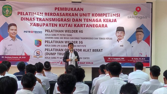 
Sekda Kukar, Sunggono saat membacakan sambutan di acara Pembukaan Pelatihan Kejuruan (Rizka/Okeborneo)