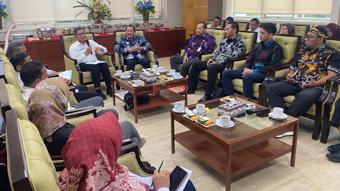 
Kunjungan Tim TPKAD Kota Bontang Ke Pemkab Kukar (Rizka/Okeborneo)