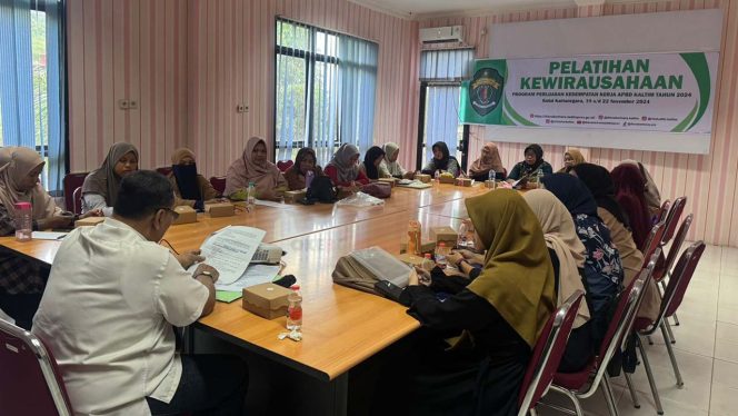 
Pelatihan Kewirausahaan Distransnaker Kukar Hari Kedua Disambut Antusias Peserta