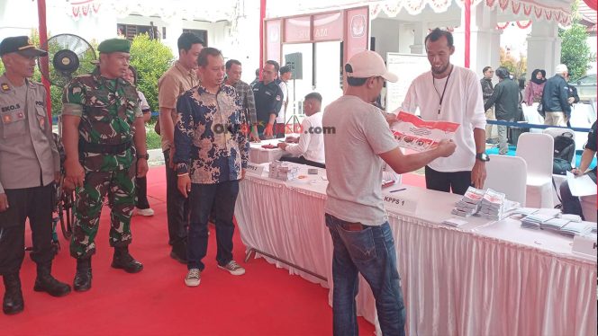 
Suasana simulasi pemungutan suara oleh KPU Kukar (Rizka/Okeborneo)