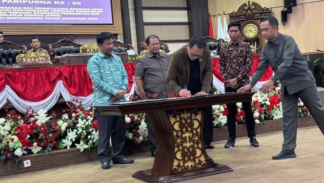 
APBD Kutai Kartanegara Tahun 2025 Disetujui Rp12 Triliun, Fokus pada Pembangunan Strategis