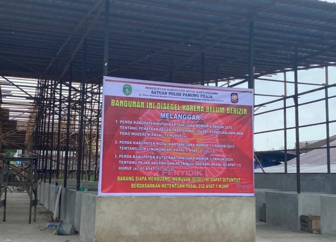 
Pemkab Kukar Segel 60 Lapak Ilegal di Pasar Tangga Arung, Tegaskan Komitmen Penataan Kawasan