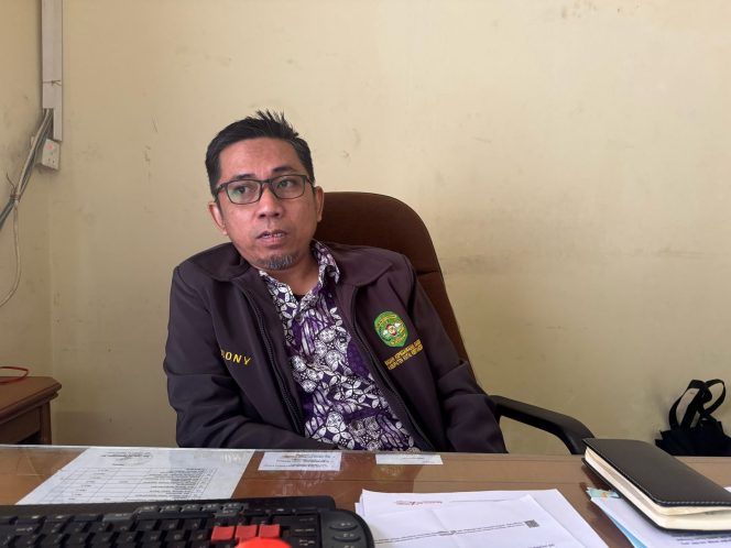 
Teks foto : Kepala Bidang Pengadaan, Pemberhentian, dan Informasi ASN BKPSDM Kutai Kartanegara, Ronny Fatinasahrani (angga/okeborneo.com) 