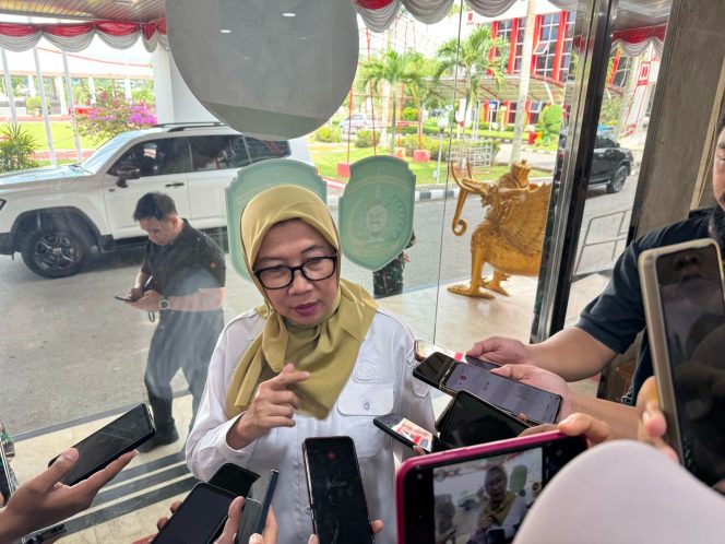 
Teks foto : Kaban Kesbangpol Kukar, Rinda Desianti (Angga/okeborneo.com) 