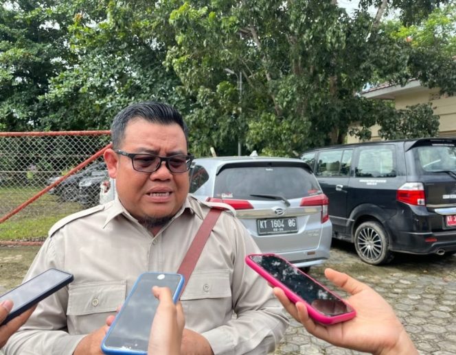 
Teks foto : Kepala DPMD Kukar, Arianto