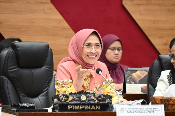 
Ketua Komisi X DPR RI Dukung Pemprov Berikan Beasiswa Pendidikan Tinggi Gratis untuk Kuliah di Kaltim