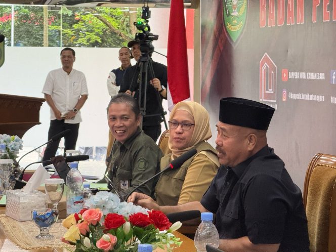 
Teks foto : Edi Damansyah (Angga/okeborneo.com)