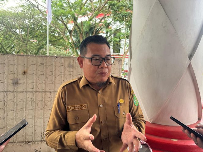 
Teks foto : Plt Kadispar Kukar, Arianto (Angga/okeborneo.com) 