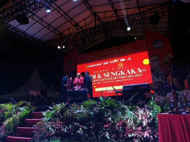 
Generasi Pelestari Budaya Kukar Tampil di Malam Rekat Budaya, Menuju Grand Final Sadi dan Sengkaka 2025