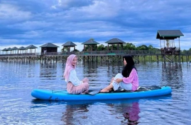 
Tanjung Tamannoh Bersolek Jadi Magnet Wisata Baru di Desa Pela, Fasilitas Lengkap dan Akses Masih Diperbaiki