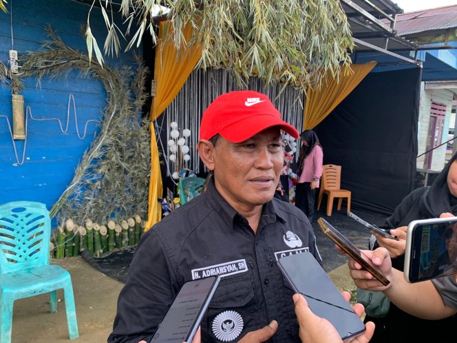 
Teks foto : Camat Loa Kulu, Andriansyah