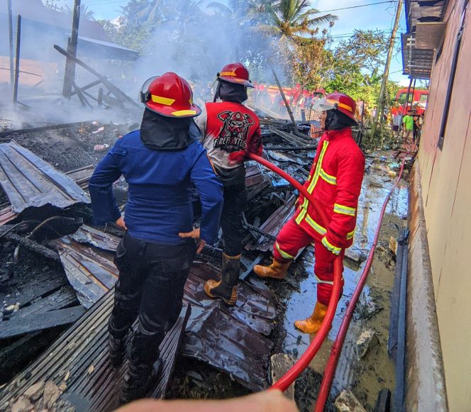 
Kebakaran Landa Desa Sebuntal, 1 Rumah Hangus Terbakar