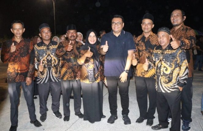 
Silaturahmi Perdana di Kembang Janggut, Bupati Kukar Disambut Meriah dan Janjikan Rampungnya Jalan Poros 2026