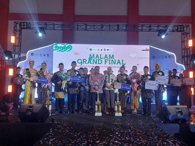 
Al Nur dan Mitylene Terpilih Sebagai Teruna Dara Kukar 2025, Bupati Dorong Promosi Wisata Secara Aktif