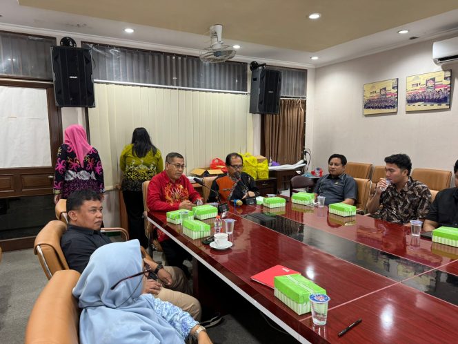 
DPRD Bontang Kunjungi Distanak Kukar, Pelajari Strategi Sukses Pengembangan Ayam Petelur dan Kemitraan Peternakan