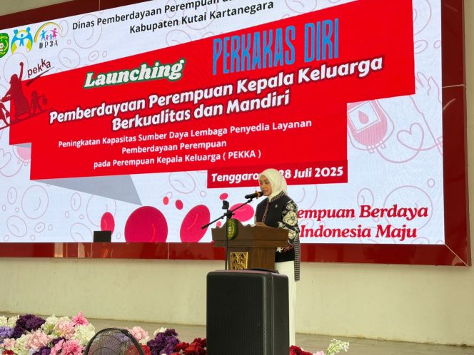 
Ketua TP PKK Kukar Launching Program “Perkakas Diri” untuk Perempuan Kepala Keluarga