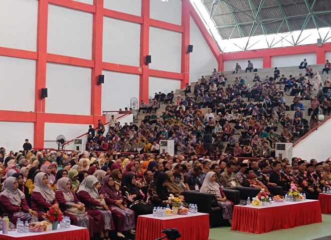 
Ratusan Guru Ikuti Parenting Bersama dr Aisah Dahlan, Disdikbud Kukar Tekankan Pentingnya Pendidikan Karakter Anak