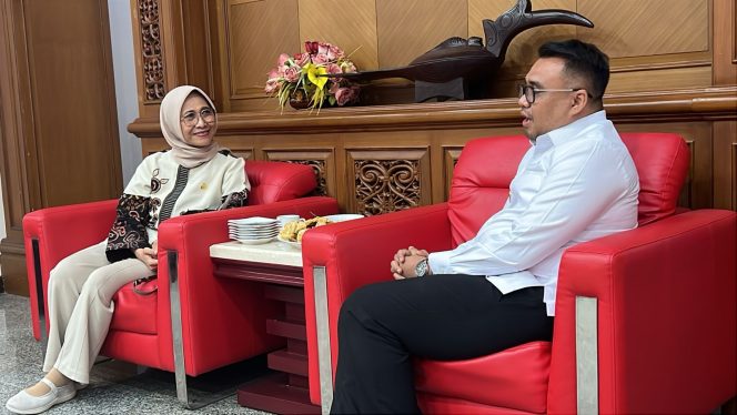 
Ketua Komisi X DPR RI Apresiasi Visi Bupati Kukar yang Berbasis Data dan Riset