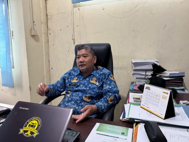 
Kepala Bidang Pengelolaan Sampah dan Limbah B3 DLHK Kukar, Irawan. (Angga/okeborneo.com)