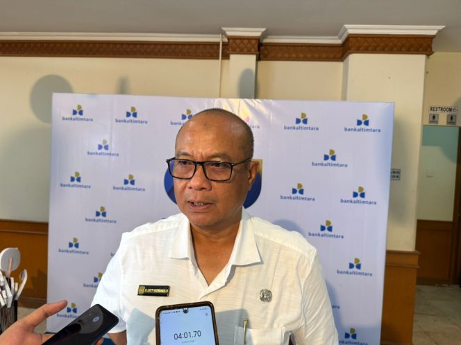 
Kepala DLHK Kutai Kartanegara Slamet Hadiraharjo saat memaparkan program unggulan pengelolaan lingkungan daerah. (Angga/okeborneo.com)