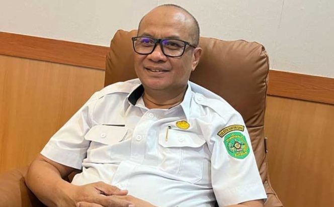 
Kepala DLHK Kukar, Slamet Hadiraharjo, menegaskan pentingnya bank sampah sekolah lewat program Adiwiyata. (Angga/okeborneo.com)