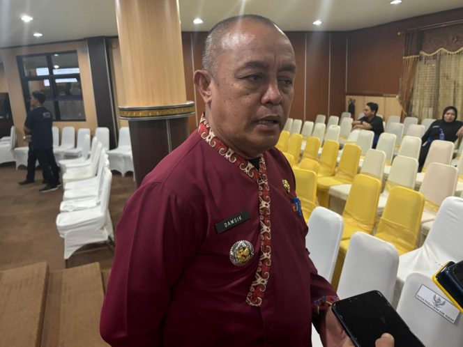 
Camat Samboja Damsik. (Angga/okeborneo.com)