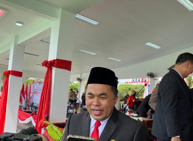 
Ketua DPRD Kukar Ahmad Yani menyoroti kecilnya nilai tali asih bagi veteran dan janda veteran yang hanya Rp 900 ribu per bulan. (Angga/okeborneo.com)