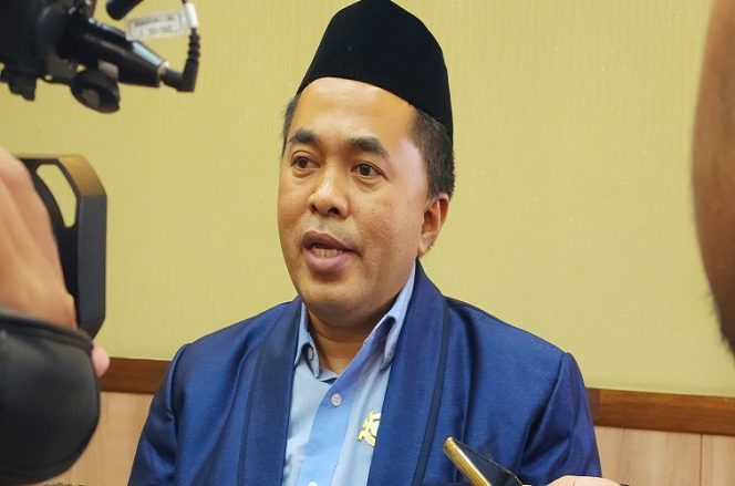 
Ketua DPRD Kutai Kartanegara Ahmad Yani menegaskan pentingnya langkah tegas dalam kasus asusila di ponpes tanpa mengorbankan hak pendidikan santri. (Angga/okeborneo.com)
