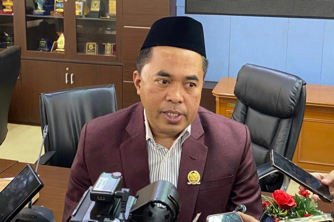 
Ketua DPRD Kutai Kartanegara, Ahmad Yani, menegaskan perlunya perda untuk menangani kasus pelecehan dan perilaku menyimpang di Kukar. (Angga/okeborneo.com)