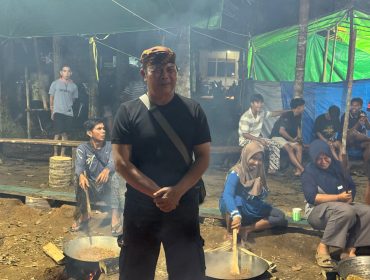 Wakil Kepala Adat Kedang Ipil, Sartin. (angga/okeborneo.com)