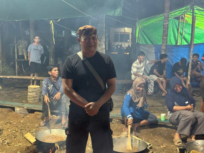 
Wakil Kepala Adat Kedang Ipil, Sartin. (angga/okeborneo.com)