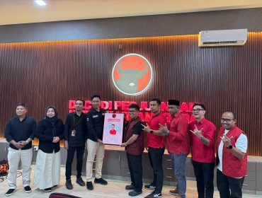 Kunjungan Bawaslu Kutai Kartanegara ke DPC PDI Perjuangan Kukar dalam rangka konsolidasi demokrasi sekaligus membahas kesiapan menghadapi Pemilu 2029, termasuk potensi perubahan daerah pemilihan. (angga/okeborneo.com)