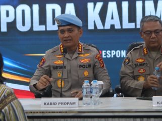 Kabid Propam Polda Kaltim Kombes Pol Hariyanto memberikan keterangan terkait proses etik terhadap Kasat Resnarkoba Polres Kukar dalam konferensi pers perkara liquid Etomidate. (Istimewa)