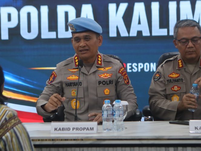
Kabid Propam Polda Kaltim Kombes Pol Hariyanto memberikan keterangan terkait proses etik terhadap Kasat Resnarkoba Polres Kukar dalam konferensi pers perkara liquid Etomidate. (Istimewa)