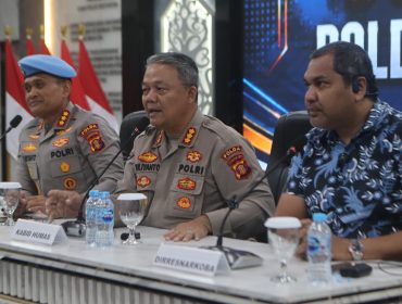 Polda Kaltim menggelar konferensi pers kasus liquid Etomidate yang menyeret Kasat Resnarkoba Polres Kukar di Aula Rupatama Polresta Samarinda. (Istimewa)