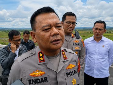 Kapolda Kaltim Endar Priantoro memberikan keterangan terkait pemeriksaan Kasat Narkoba Polres Kukar di Polda Kaltim. (Angga/okeborneo.com)