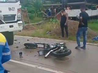 Kondisi sepeda motor setelah terlibat kecelakaan dengan bus pengangkut karyawan tambang di Desa Long Lalang, Kecamatan Tabang. (Istimewa/tangkapan layar)