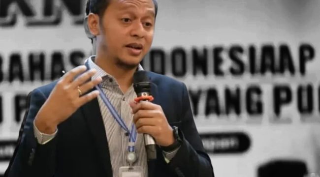 Pakar linguistik forensik Ali Kusno memberikan analisis terkait ucapan, gestur, dan formasi duduk jajaran eksekutif Kaltim dalam audiensi Aksi 215. (Istimewa)